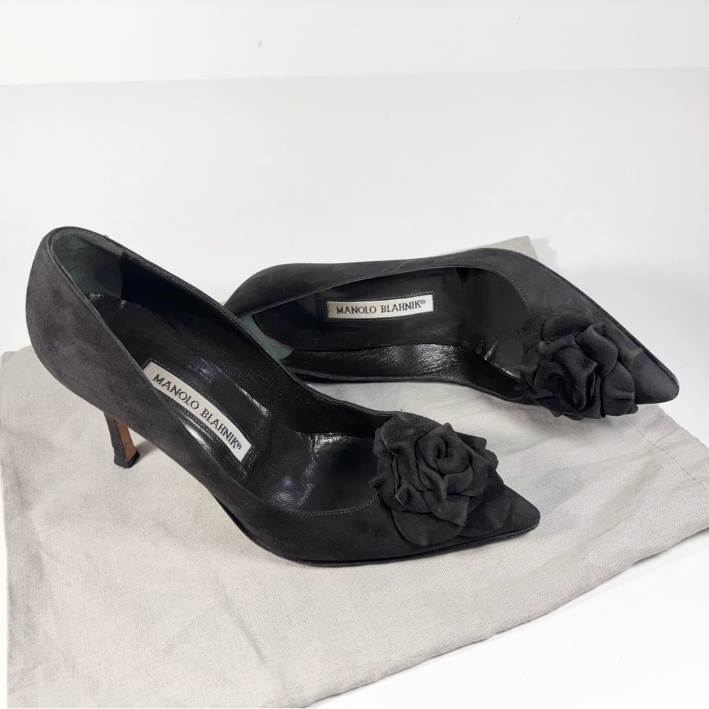 Manolo Blahnik‎ Black Heels with Floral Accent - Picture 8 of 10